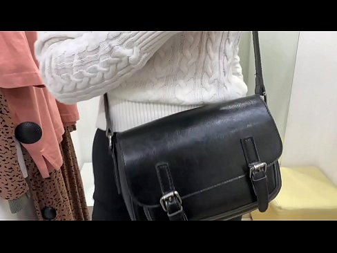 ❤️ Verejná masturbácia mladej sučky FeralBerry s robertkom v skúšobnej miestnosti ️❌ Sex video na sk.oldsex.ru